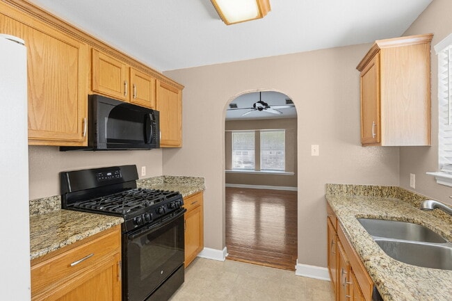 Building Photo - $500 Off One Month's Rent! Beautiful 4 Bedroom Corner Lot Home in Plum Creek