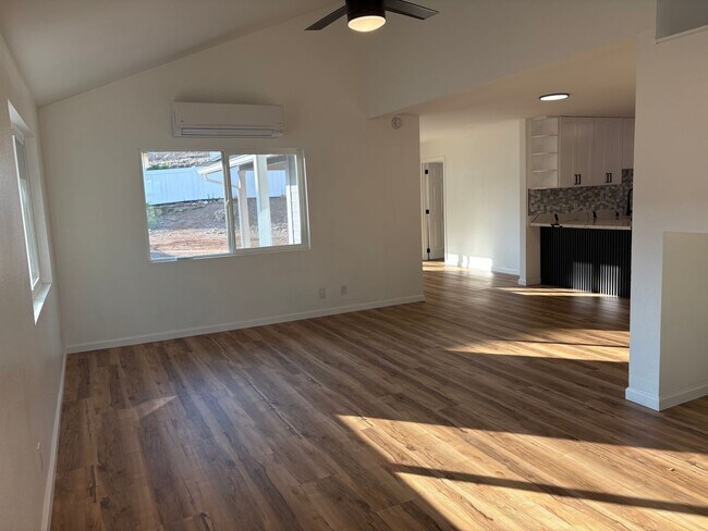 Building Photo - Stunning Home in Sea Country