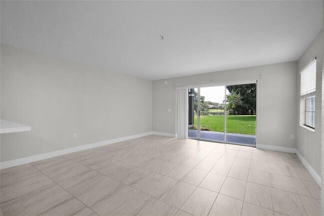 Building Photo - 13929 Fairway Island Dr