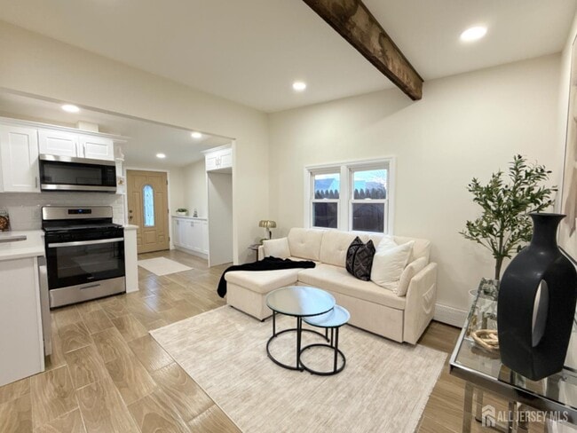 Building Photo - 6 Fitch St