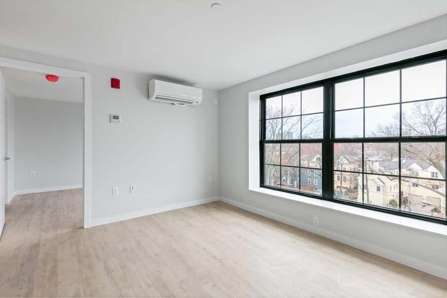 Building Photo - 22 Soden St