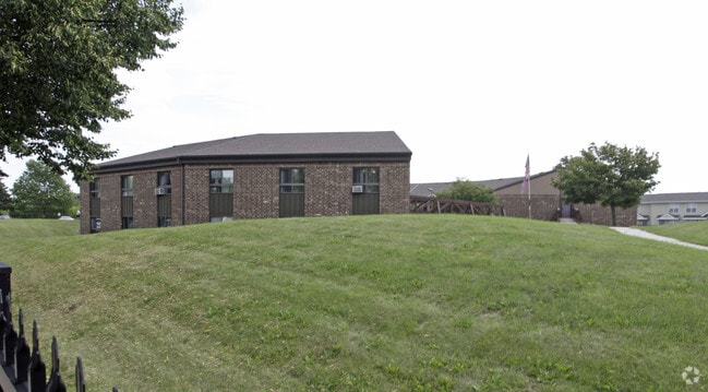 Building Photo - Richardson Manor