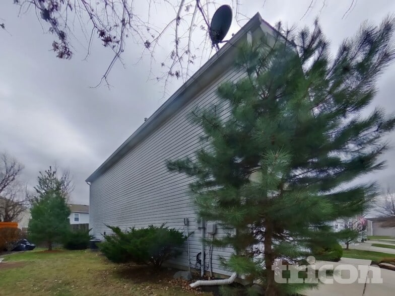 Building Photo - 1263 Crescent Dr