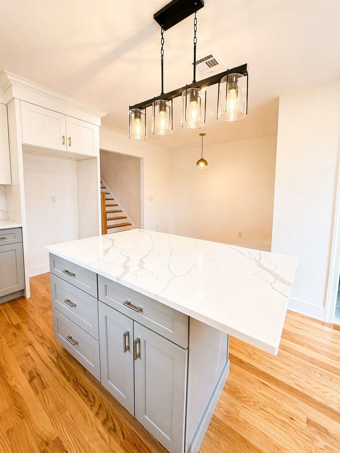 Building Photo - 374 Semel Ave