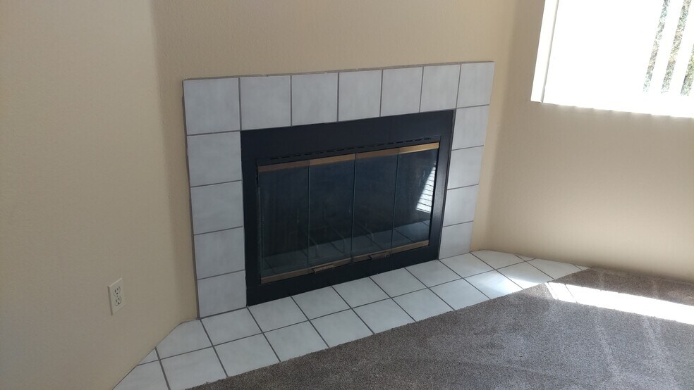 Building Photo - 7425 Charmant Dr