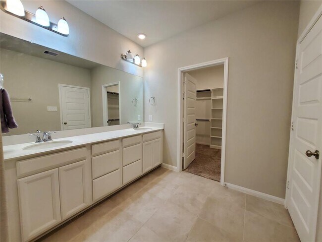 Building Photo - 1526 Beach Oak Dr