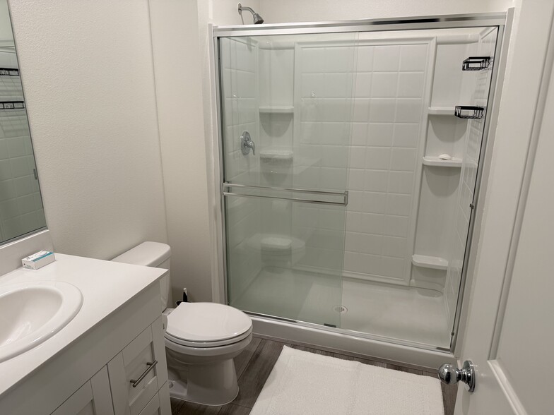 Bathroom - 5308 Feathers Ave