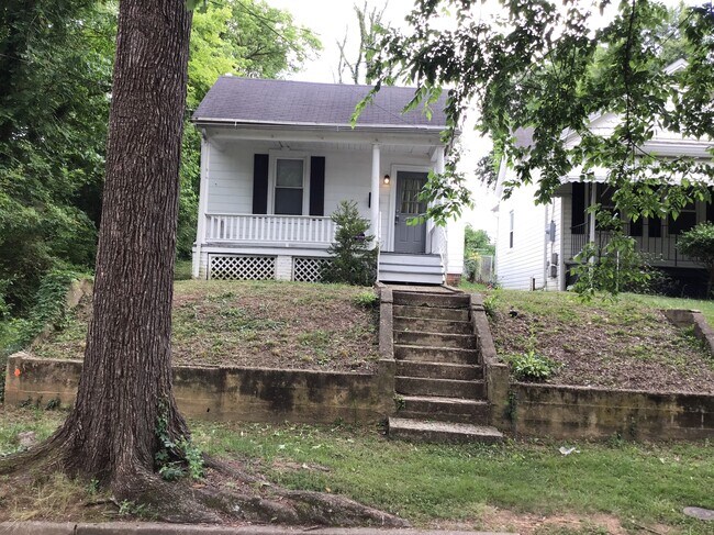 Primary Photo - 2600 Perry St