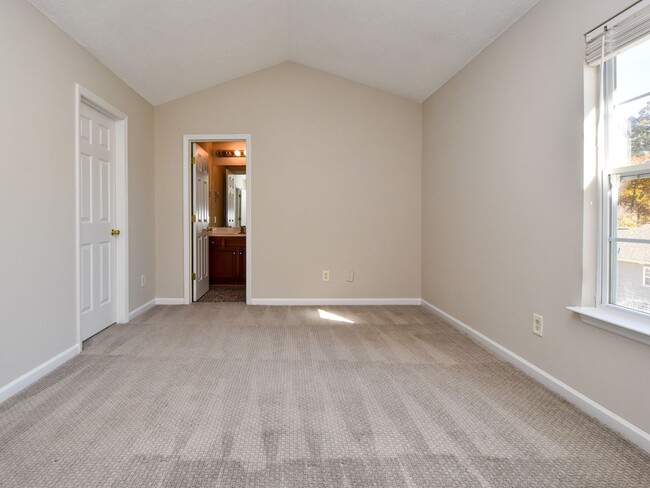 Building Photo - 33 Scott Hollow Dr