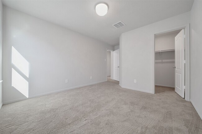 Building Photo - 20864 Sheffield Pk Dr