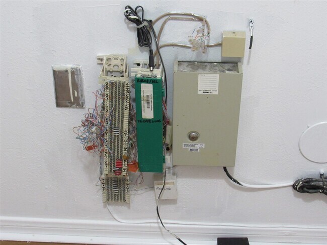 Building Photo - 14351 Torrey Chase Blvd