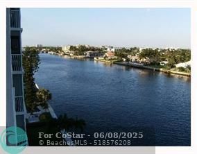 Building Photo - 303 N Riverside Dr