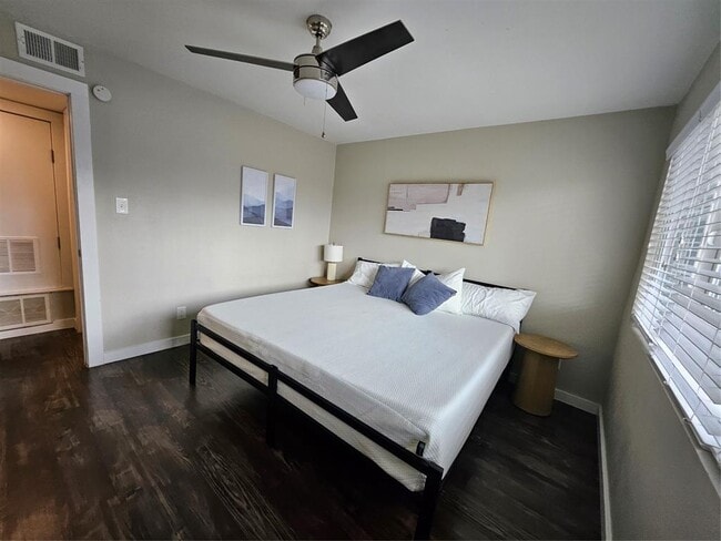 Building Photo - 3503 Harmon Ave