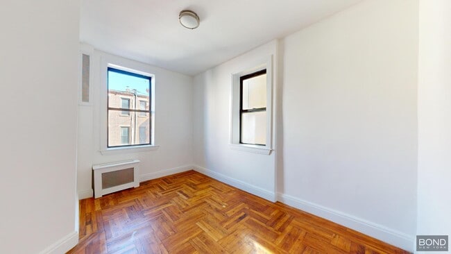 Building Photo - 17 W 125th St
