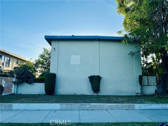 Building Photo - 607 N Dalton Ave