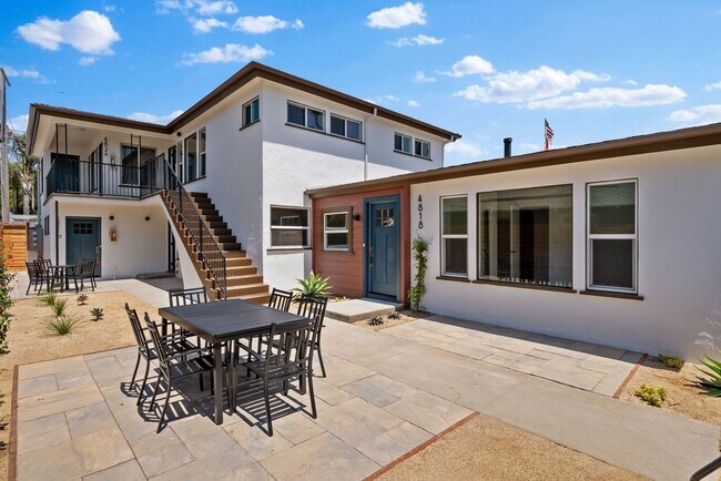 Building Photo - Completely Renovated Ocean Beach 1 Bed/1 Ba