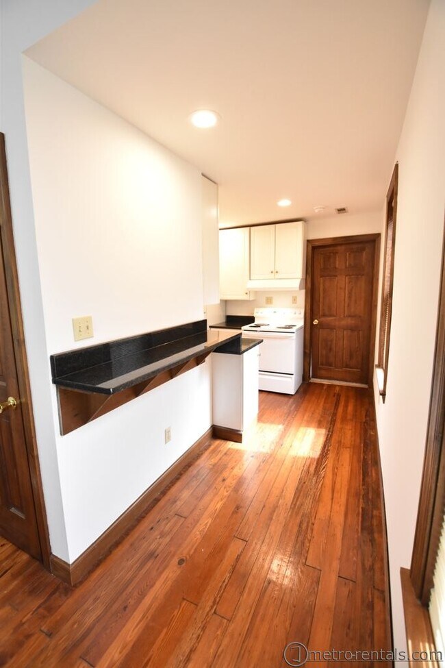 Kitchen - 37 E Russell St