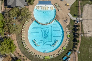 Building Photo - Woodlands of College Station