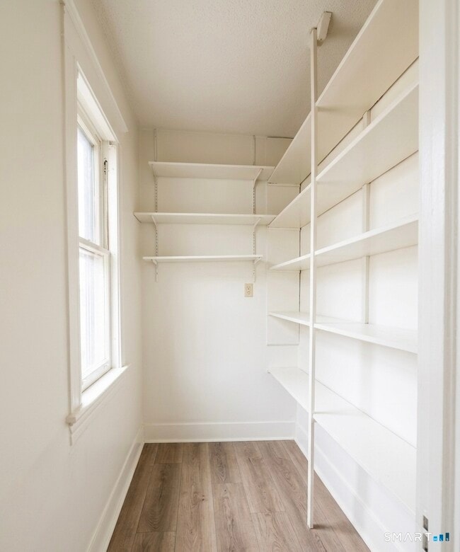 Building Photo - 341 Stanley St