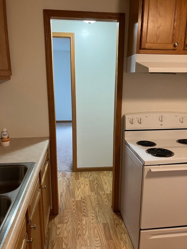 Building Photo - 36 Meadowview Terrace