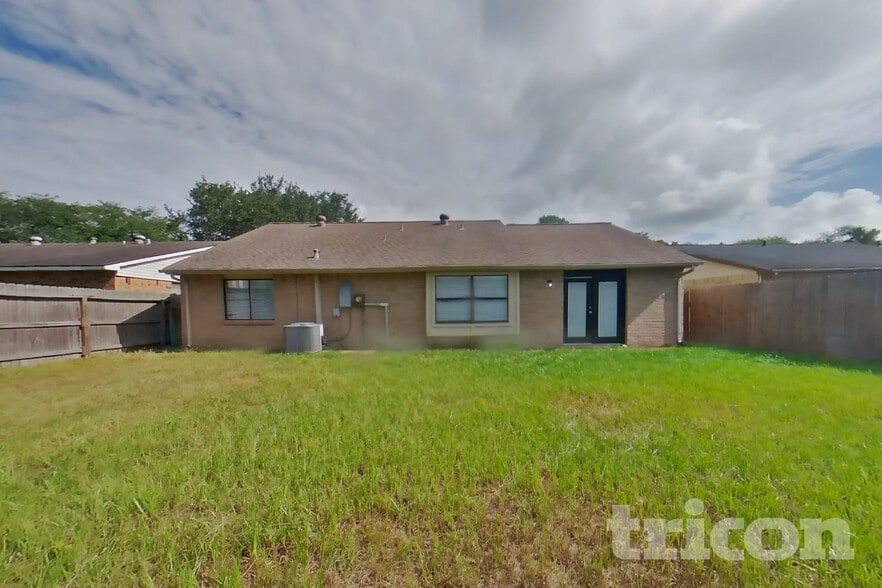 Building Photo - 24103 Palo Dura Dr