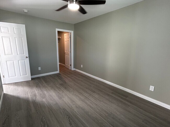 Building Photo - 1 Bed/1 Bath Newly Renovated