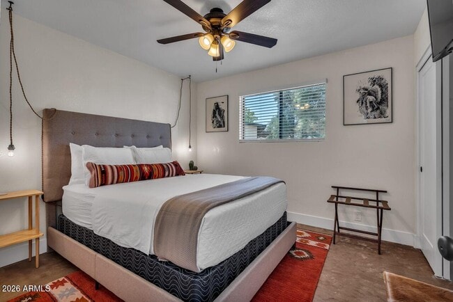 Building Photo - 1207 W 15th St