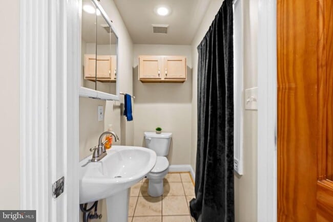 Building Photo - 1402 Light St