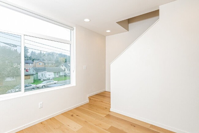 Building Photo - 5962 36th Ave S