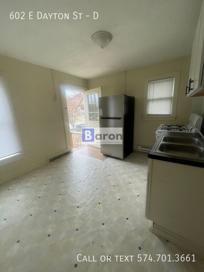 Building Photo - 602 E Dayton St