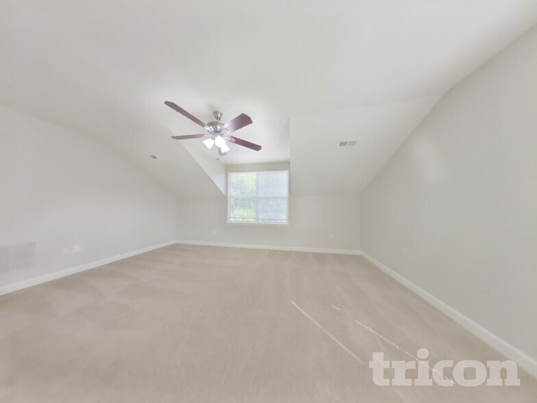 Building Photo - 8326 Knapp Ct