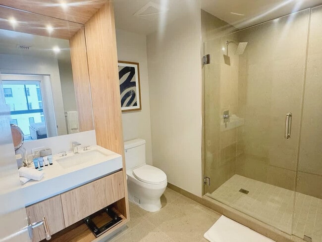 Building Photo - 11 NE 6th St