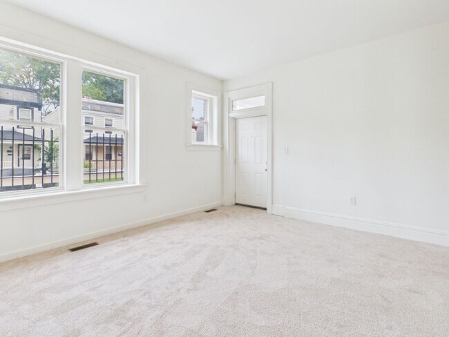 Building Photo - 204 Wellford St