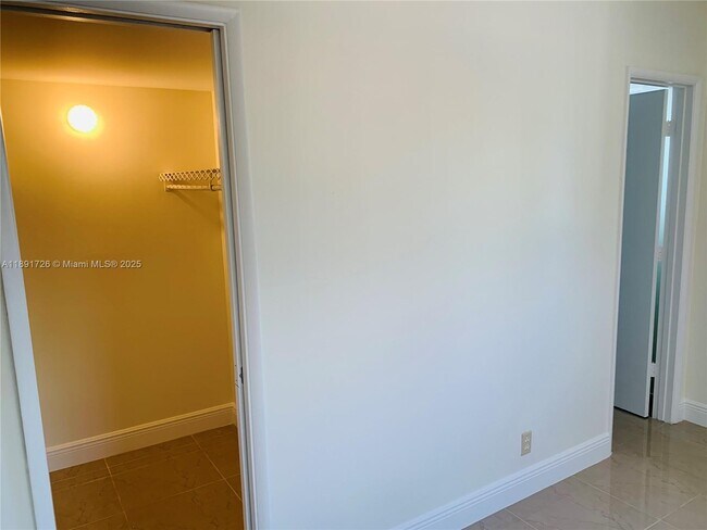 Building Photo - 251 S Cypress Rd