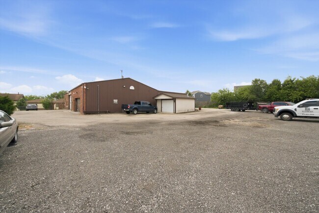 Building Photo - 24134 IL-53