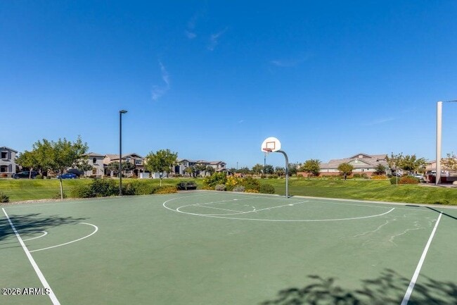 Building Photo - 2661 S Olympic Dr