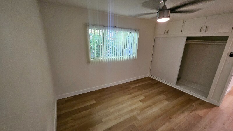 Building Photo - 638 N W Knoll Dr