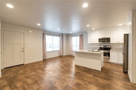 Building Photo - 569 S 120 E