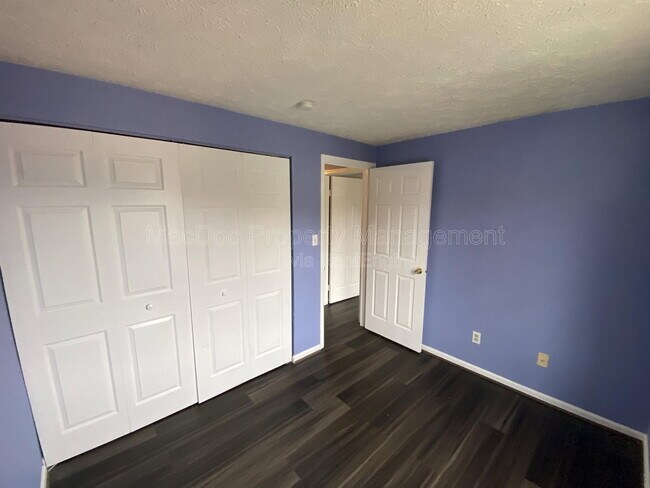 Building Photo - 300 Cross Ridge Ct