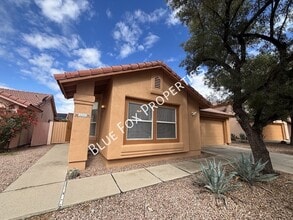 Building Photo - 9913 N Woodstone Trail