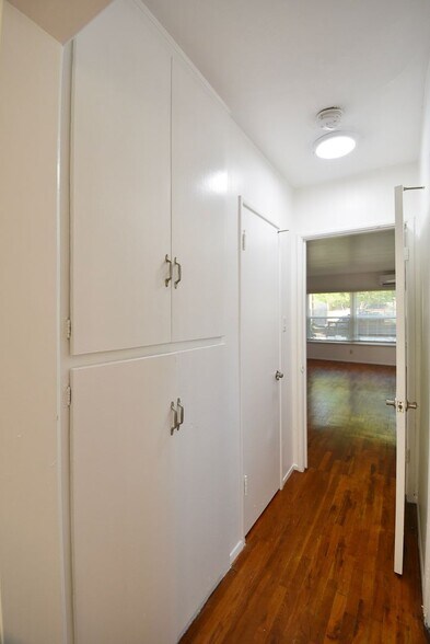 Building Photo - 5220 Radford Ave