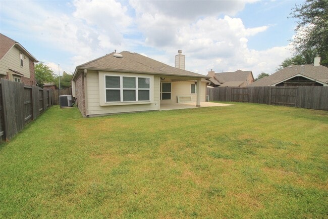 Building Photo - 21011 Blue Topaz Dr