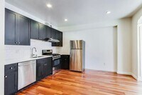 Building Photo - 169 Fair Oaks St