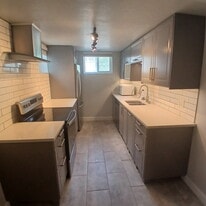 Building Photo - 2284 S 900 E