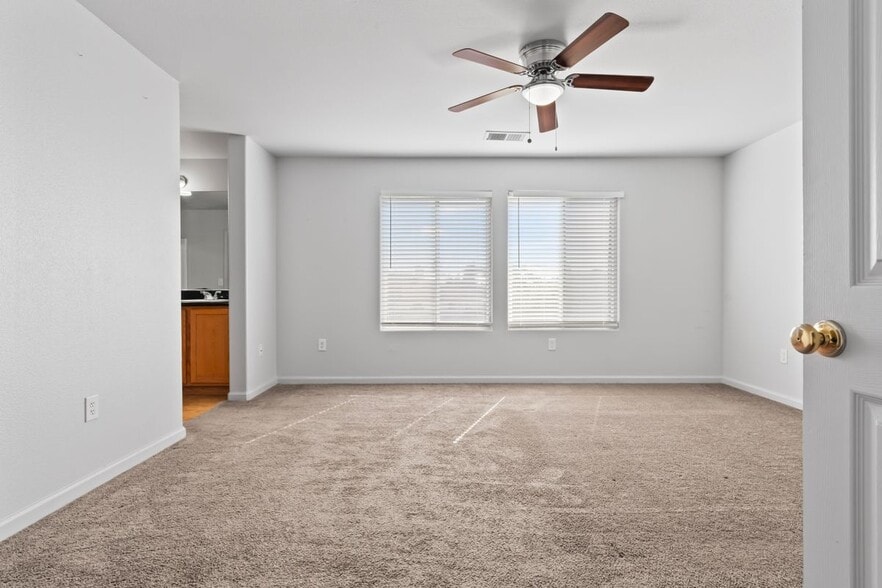Building Photo - 11311 San Miniato Ave