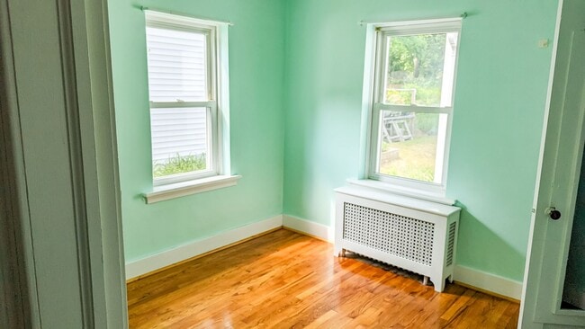 Building Photo - 3 Bedrooms, 1.5 Bathrooms - Guilderland Schools