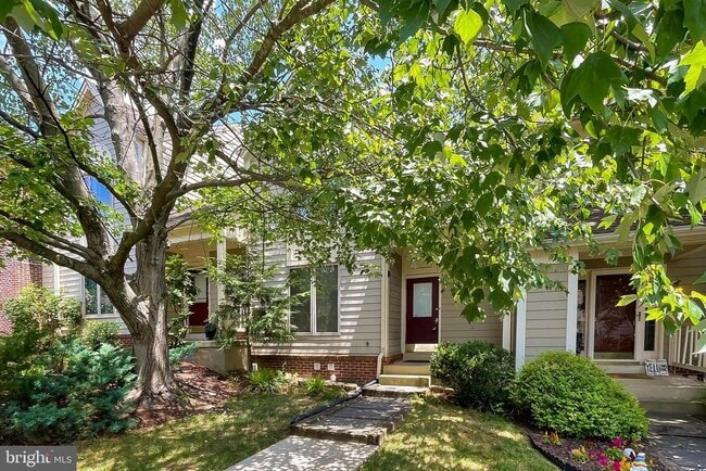 Building Photo - 4021 Lake Glen Rd