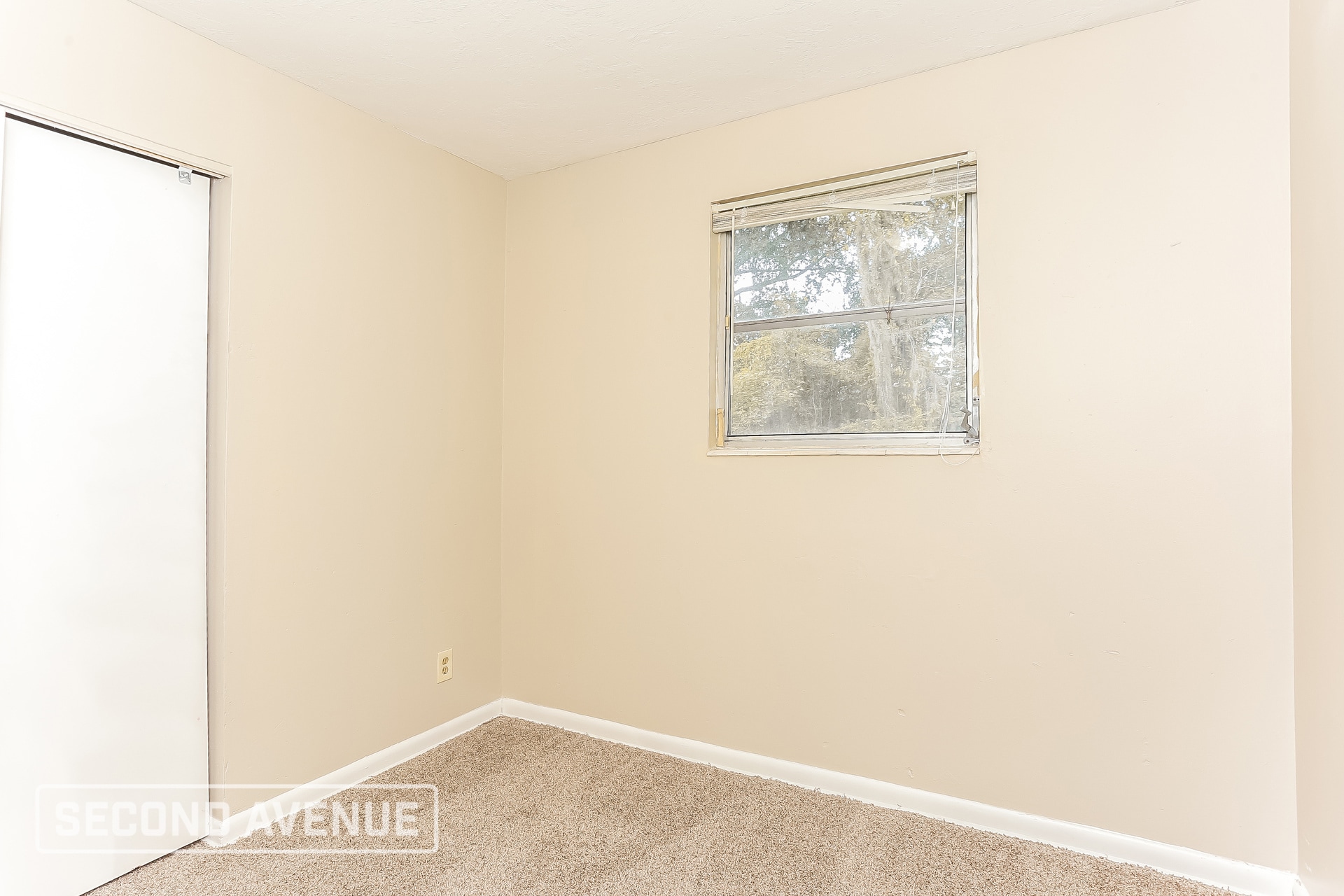 Building Photo - 5110 Dostie Dr S