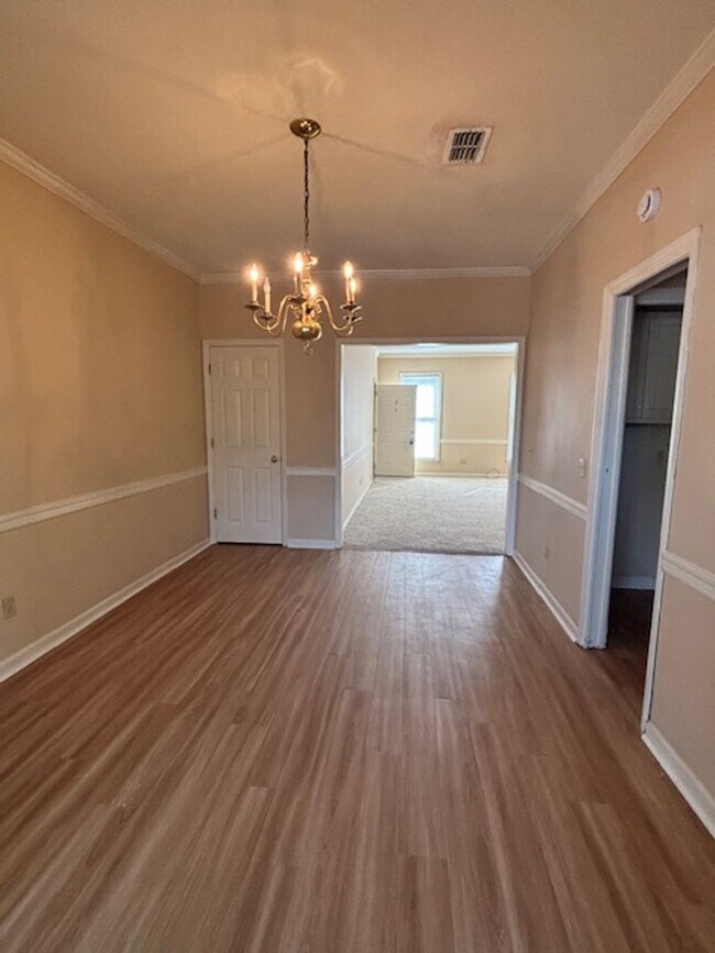 Building Photo - Beautiful; Wynnton Condo