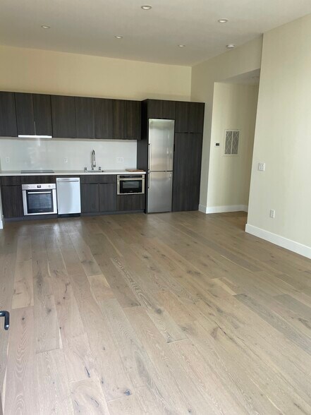 Living ? kitchen - 1825 Berkeley Way